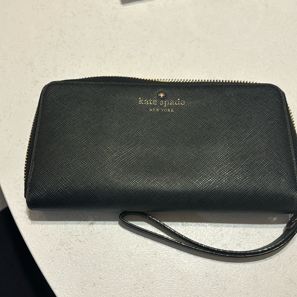 Kate spade ♠️ black wristlet wallet!